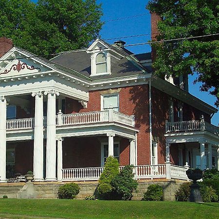 South Broadway Manor B&B - Near Fallingwater, Ohiopyle State Park, Hiking & Biking Trails Gap Scottdale Dış mekan fotoğraf