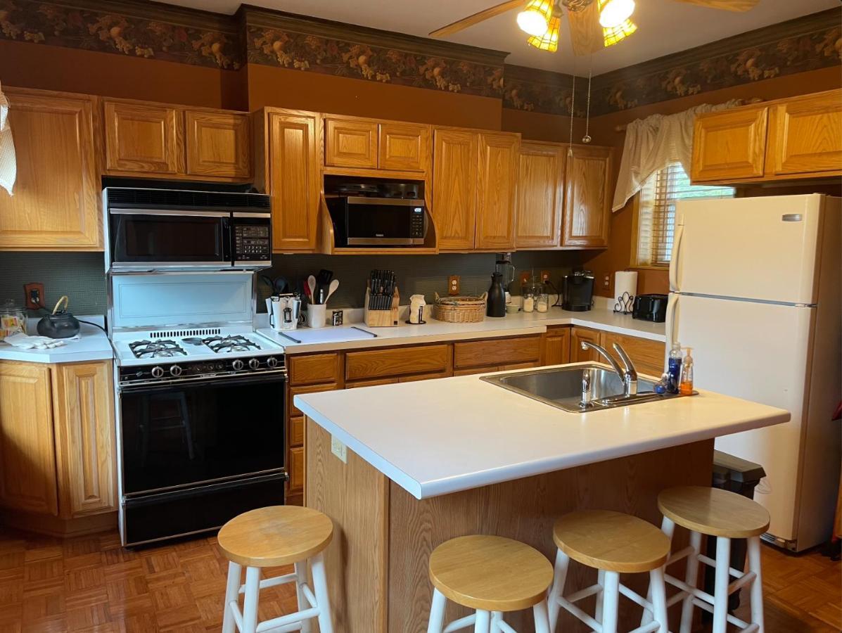 South Broadway Manor B&B - Near Fallingwater, Ohiopyle State Park, Hiking & Biking Trails Gap Scottdale Dış mekan fotoğraf