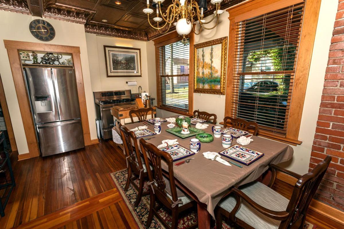 South Broadway Manor B&B - Near Fallingwater, Ohiopyle State Park, Hiking & Biking Trails Gap Scottdale Dış mekan fotoğraf