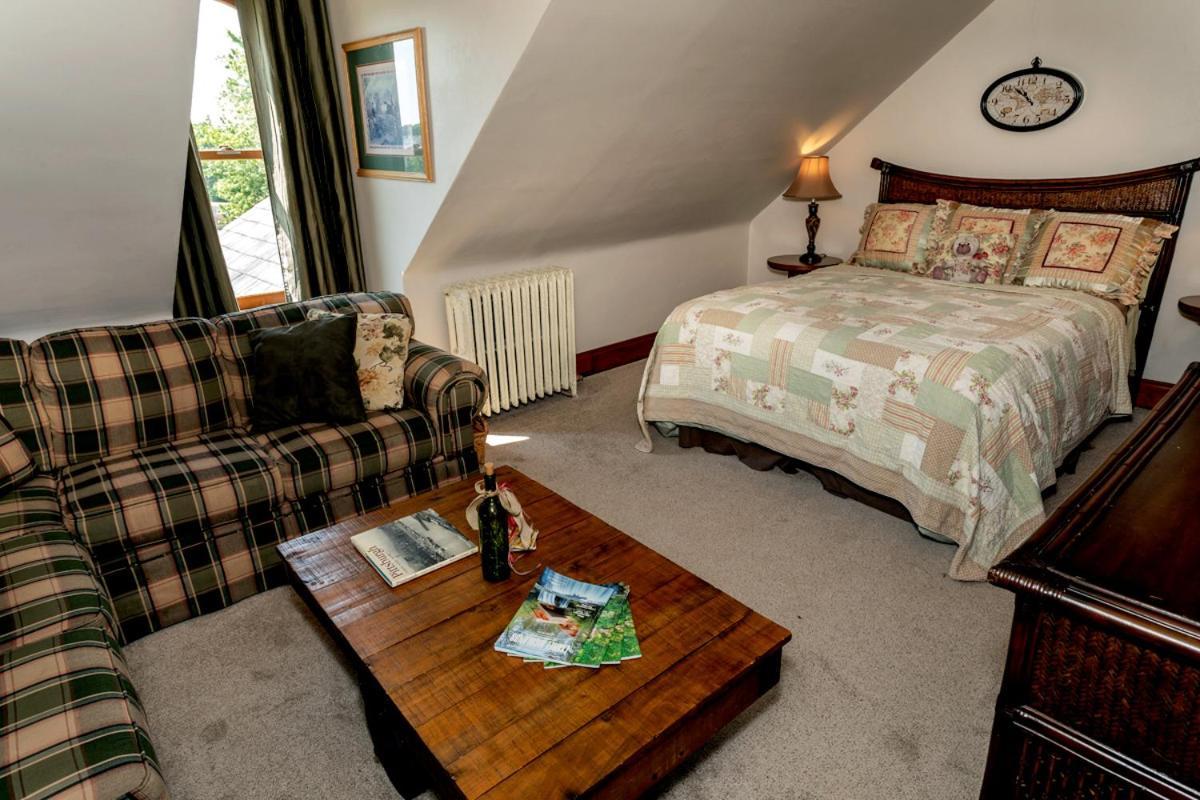 South Broadway Manor B&B - Near Fallingwater, Ohiopyle State Park, Hiking & Biking Trails Gap Scottdale Dış mekan fotoğraf