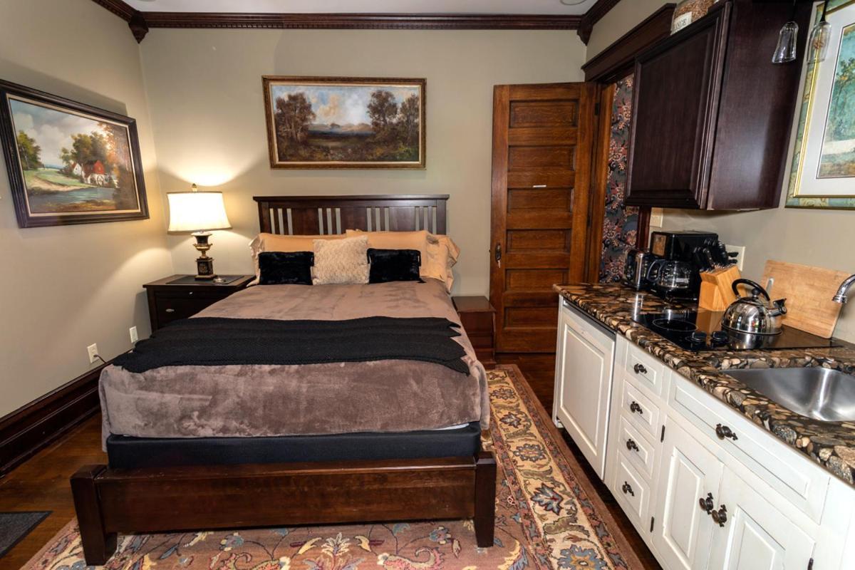 South Broadway Manor B&B - Near Fallingwater, Ohiopyle State Park, Hiking & Biking Trails Gap Scottdale Dış mekan fotoğraf